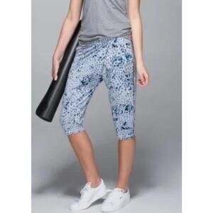 Lululemon Retreat Yogi Crop Pants Star Crushed Silver Fox Deep Navy Size 8